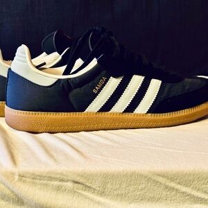 Samba OG W,  Brand NEW in box! Carbolmost Blue & Chalk White.
